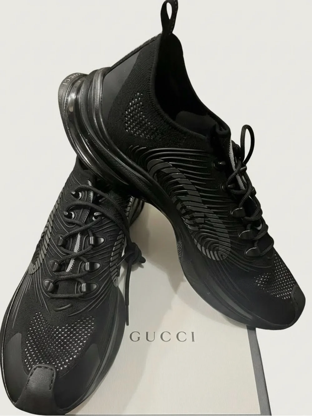 $915 NWT Mens Gucci Run Black Knit Sneakers Size 14.5
